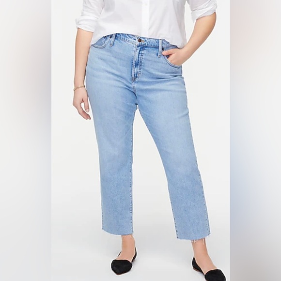 J. Crew Denim - NWT - J. Crew Essential straight jean in all-day stretch. Size 34. Ram hem.